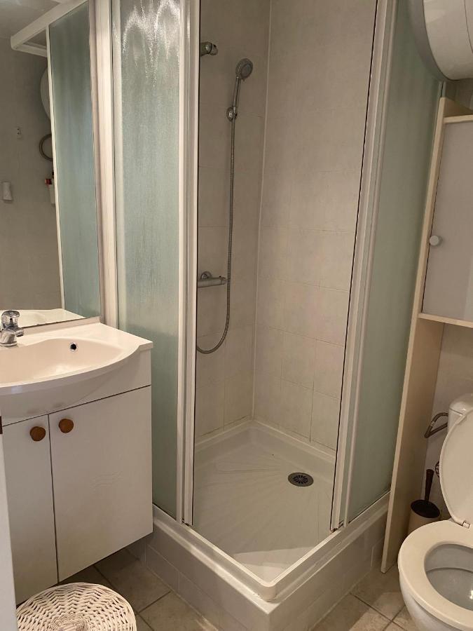 Joli Appartement Mezzanine Avec Parking La Roquille Agde Exteriér fotografie